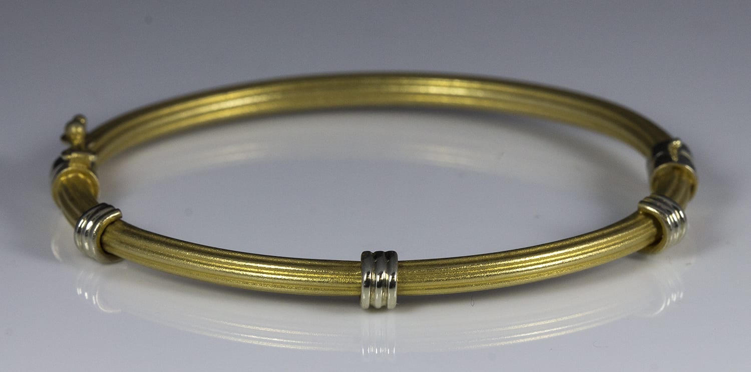 Clasp Bangle Monogram Bracelet Gold Plated / Medium